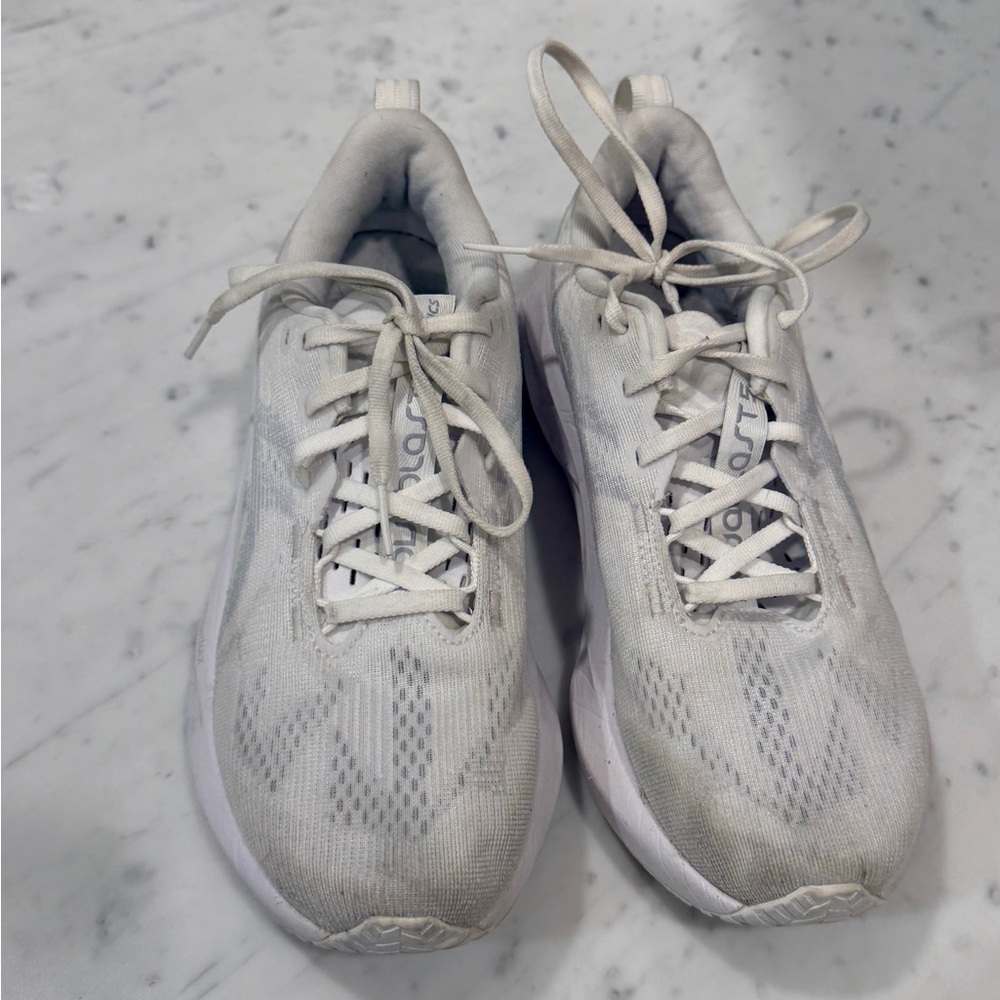 Asics women’s novablast running shoes